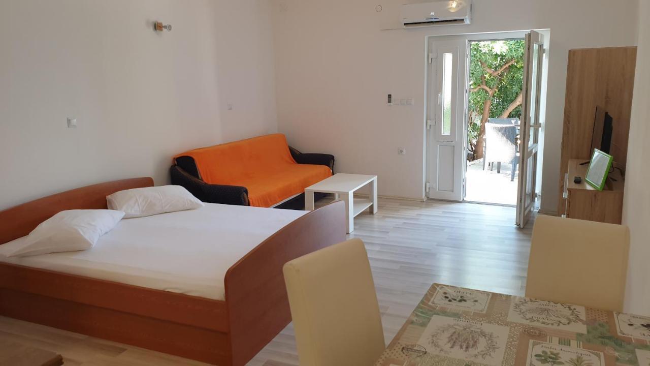 Apartments Milka Pag 帕格 客房 照片